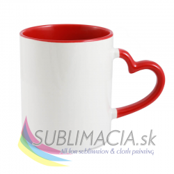 Biely hrnček s farebným vnútrom a uškom v tvare srdca - červený